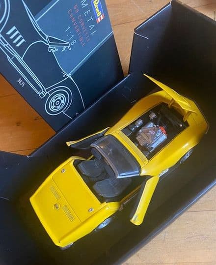 1969 REVELL 1969 427 CORVETTE Convertible YELLOW Collector Model on base 1/18 scale Revell 8835