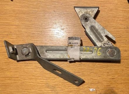 1972-1973 early gm 3996865 NOS NCRS " 2-hole" STRUT SUPPORT STAY hood bonnet