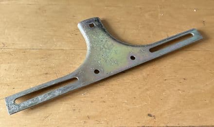 1973-1974  331840 C3 Corvette,Front licence plate bracket 327643 used