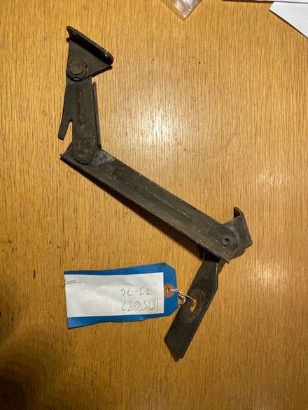 1973-1976 gm 3996865 used " oval-hole " STRUT SUPPORT STAY hood bonnet useable used