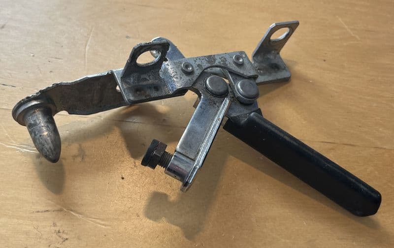 1978-82 C3  GM 466611 LH T-top Targa Roof front  LATCH LEVER  GM