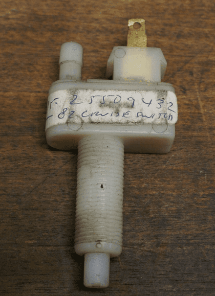 1981-1989C3 C4 Corvette,Cruise Control Vacuum Switch,GM 25509432,Used