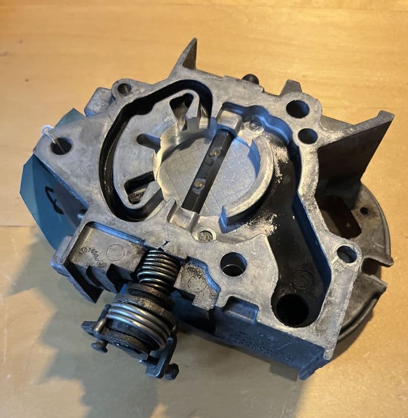 1982-84 Crossfire Throttle Body RH,GM 17082053 ,Used