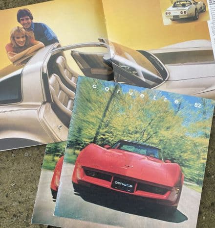 1982 Corvette Original 16-page Sales Brochure 1982 B82