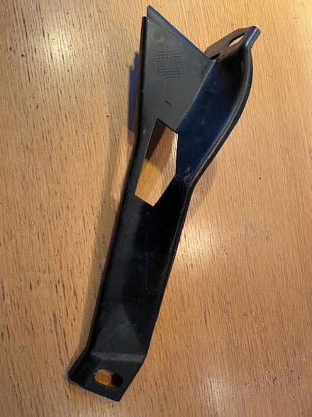 1984-1987 C4 Corvette, SUPPORT front RH fender, above coolant reservoir ,GM 14078664 NEW NOS