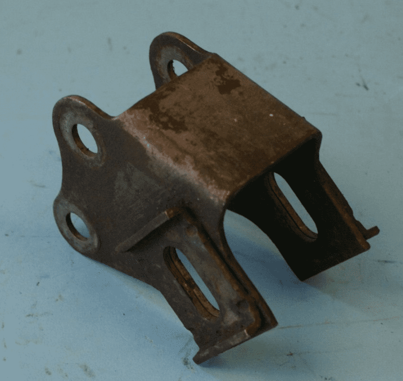1984-1987 C4  GM 14060165 Corvette lower adjusting Strut Rod Bracket, Used