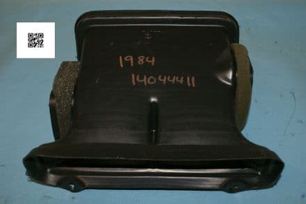 1984-1989 Corvette C4 Centre Air Duct, 14044411, Used Good