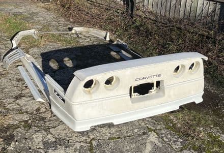1984 -1990 Corvette C4, Complete  10-piece AERO BODY KIT inc  4-Gill side vents rr fascia used