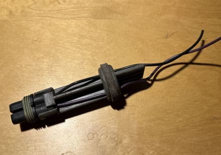 1984-1990 GM12020592, Foglamp Bulb holder & support