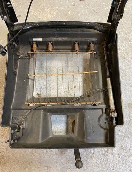 1984-1993 C4, 14047569 SEAT BASE Standard Seat Style . NO tracks used good