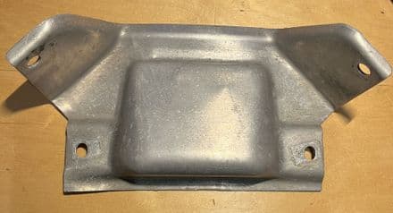 1984-1994 C4 Corvette GM 14048914 front mono spring end SHIELD PROTECTOR used