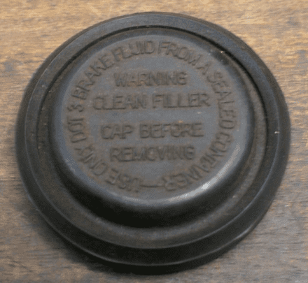 1984-1996 C4 Corvette, clutch Master Cylinder Cap,Rubber,Used