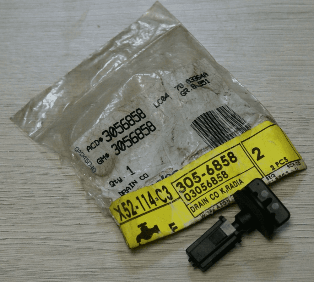 1984-1996 C4 Corvette Radiator Stop-Cock GM 3056858 New