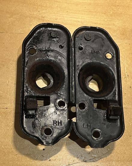 1984 - 1996 PAIR C4 GM10210747 LH GM 14043006 RH Hood Bonnet LATCHES used