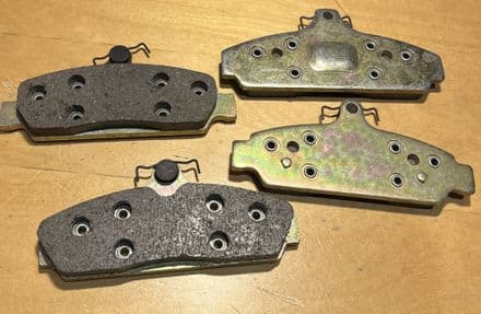 1984-87 Corvette C4 front brake PAD SET GM 14091368 inc fit kit new