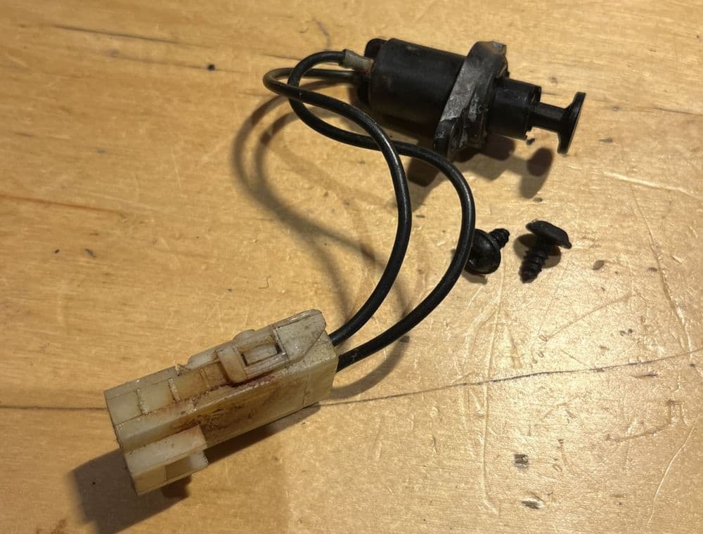 1984-96 C4 Corvette rear hatch Ajar Indicator Switch w/screws tested ok ...