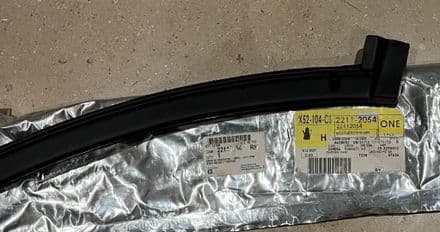 1984 -96 GM 22112054 C4 Coupe RH Targa ROOF SIDE SEAL oem Latex Weatherstrip New