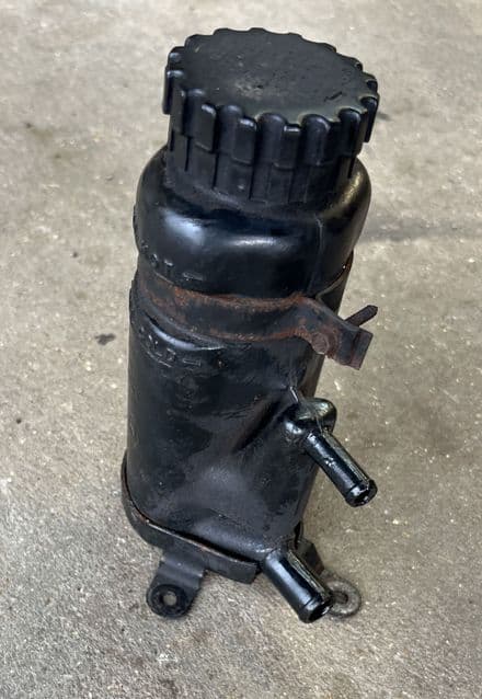 1985- 1989 Corvette C4 GM 14084029 pwr steering fluid RESERVOIR bottle inc bracket OK used