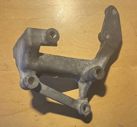 1985-1991 Corvette C4,Aluminium SMOG PUMP BRACKET GM 14087520, Used