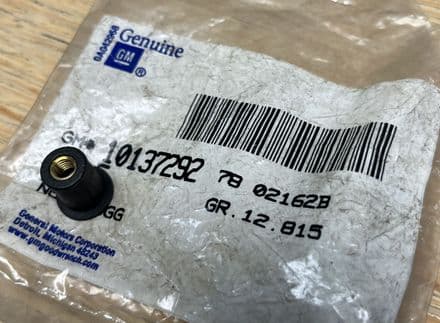 1986 -1996 V56 Luggage Carrier SLAT NUT, GM 10137292, New