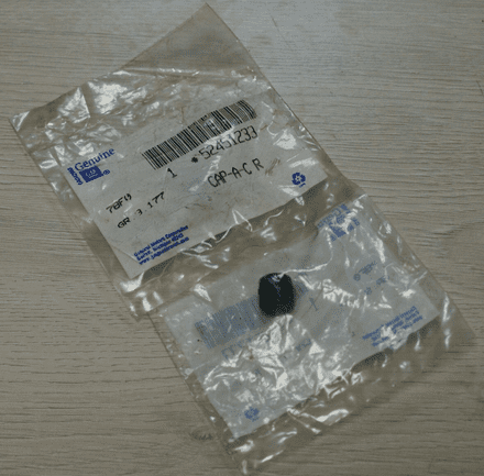 1986-99 GM USA CArs Air conditioning refrigerant service valve (3/8-24 thread),GM 52451233,New