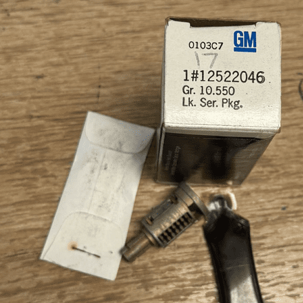 1987-1990 C4 Corvette,Front Door Lock Cylinder Kit,GM 12522046,New