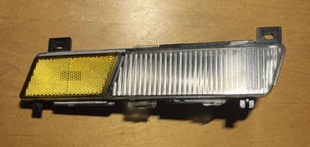 1988-1990 (fits 1984-87) Corvette C4 GM 16508515, LH Left FRONT MARKER LAMP Used