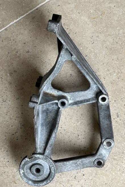 1988-1991 Corvette GM 10105236 AC Compressor Bracket With L98 USED