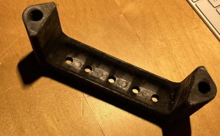 1988-96 C4 , GM 10052283 Fr monoleaf spring Bracket used