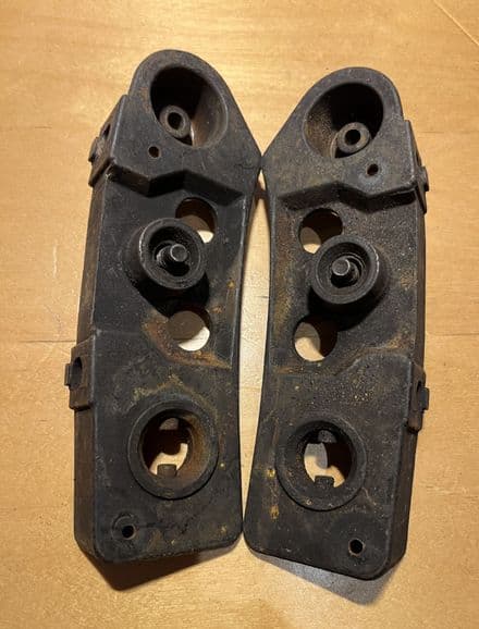 1989 1996 C4 PAIR GM14105193 & GM14104194 header top screen lock roof receivers adapters used