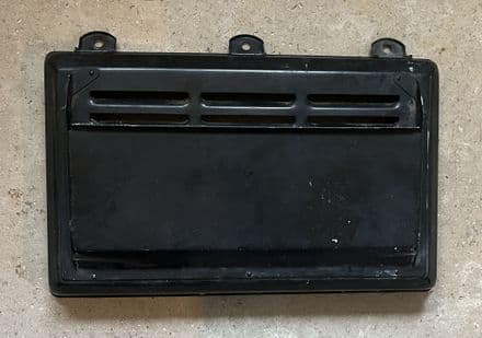 1995-96  C4 Corvette , GM 12552873 Air Cleaner Top Lid COVER GRILLE Used