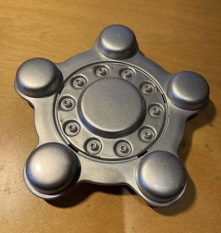 1997-1999 MAD -240411 C5 Corvette, CENTRE CAP Silver,Used