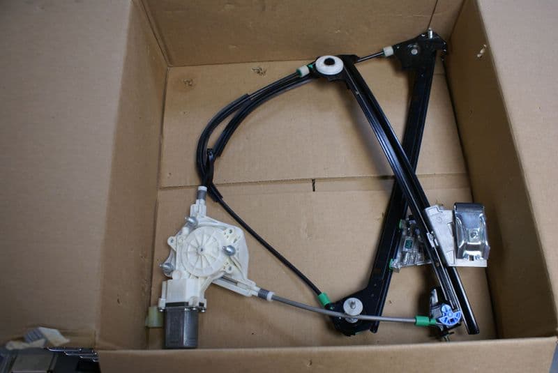 1997-2004 C5 Corvette, RH Window Regulator, GM 15781690, New