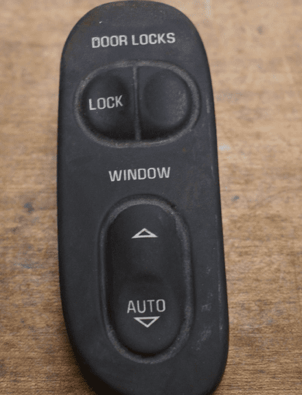 1997-2004 Power Window & Door Lock Switch,GM 12135165,Used