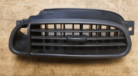 1997-2005 Dash Vent W/O Hazard Switch,GM 10406514,Used