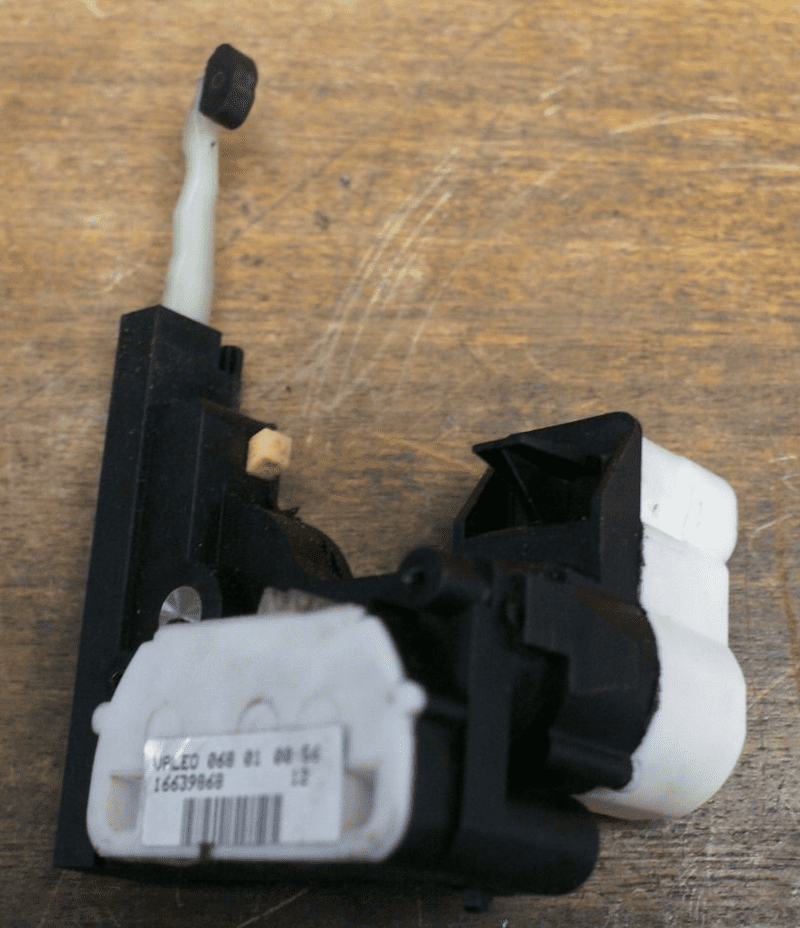2003 -04 Passenger Door Lock Actuator RH C5 ,GM 25664287,Used