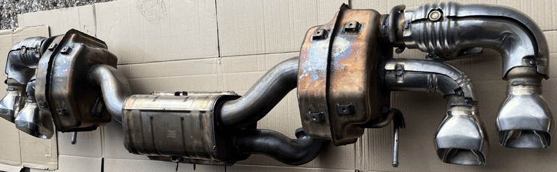 2022-2025, Corvette C8 LT2 GM 86820090 2022 DOOR COUPE rear Exhaust Assembly 3,000 miles USED