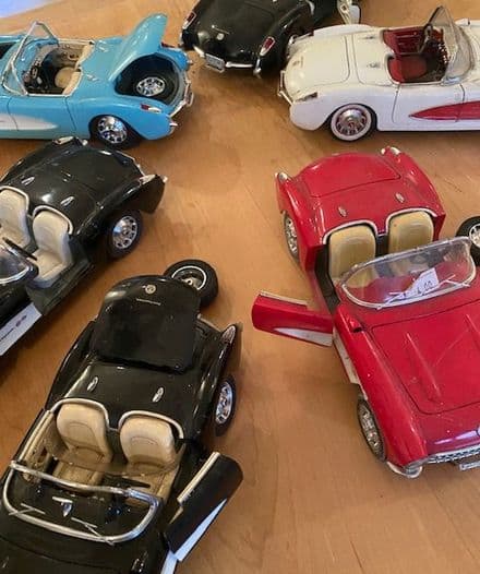 6 Ex-Display B BURAGO 3024 1957 CORVETTES 1/18 UT 10272 , 2 Perfect, 3 broken hubs , 1 no door.