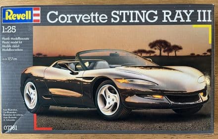 NEW Corvette STING RAY III Model KIT 1/25 scale Revell 07361