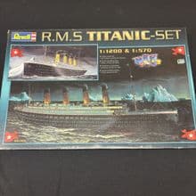 Revell R.M.S. Titanic Model Kit Set 1:1200 & 1:570 Scale (05705)