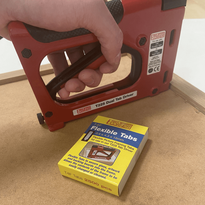 Special Offer Tab Gun T225 & 5,000 Flex Tabs UK Framing Supplies