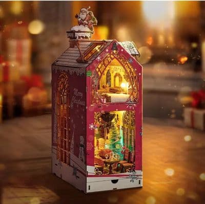 3D Festive Christmas Cottage Model Kit