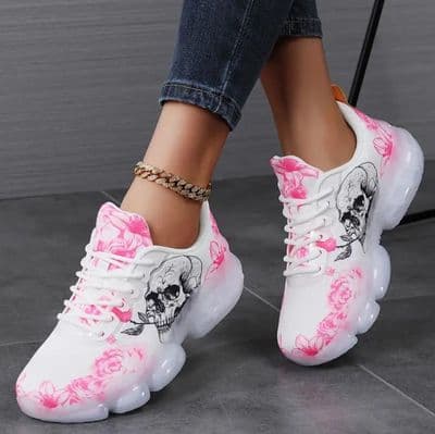 Women's Low-Top Sneakers - Lace-Ups
