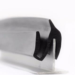 32. INDIA RUBBER U WITH FLANGE <br> IRS 1450 J <br> PRICE PER METRE