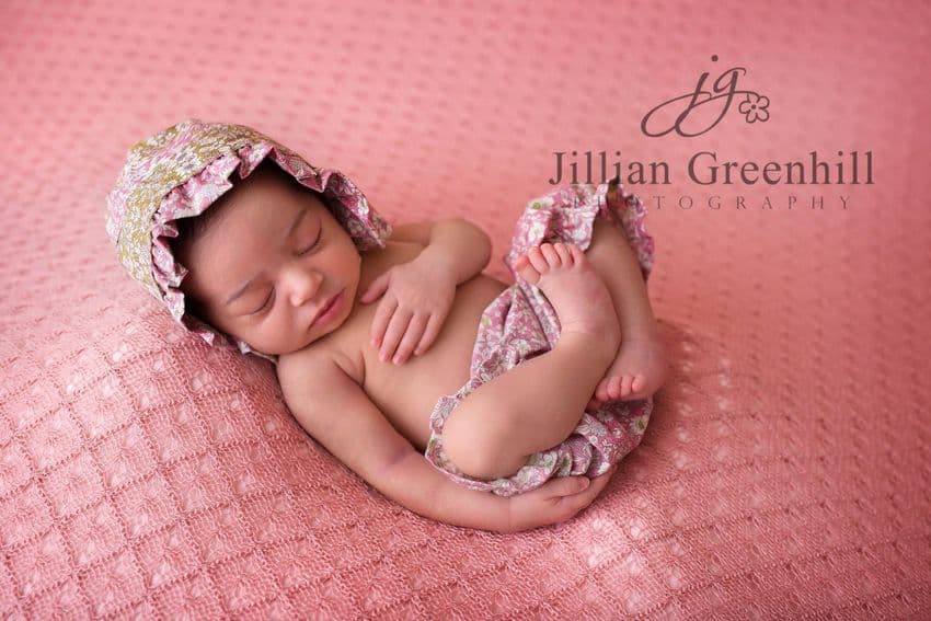 Bonnet & Bloomer Set | Newborn Baby Posing Limited