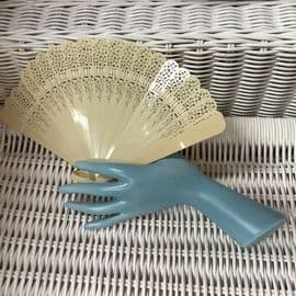 1920s Celluloid Brise Fan in Ivory Colour - Floral Pierced Design
