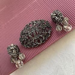 Broche Ancienne Miracle Années 50 - Dôme Métal Vieilli Avec Cristal Violet, Motif Celtique