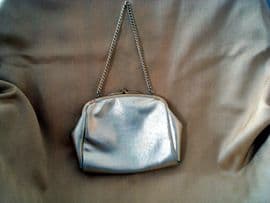 1970's Gold Purse with Peach Satin Lining
