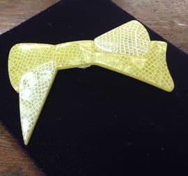 A 1970s Little Yellow Bow Brooch - Lea Stein Pin - Tie A Yellow Ribbon…
