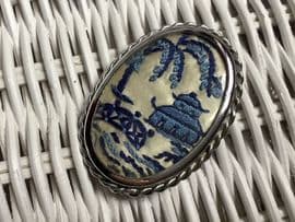 Chinese Willow Pattern Embroidered Brooch - 1940's - 1950s -